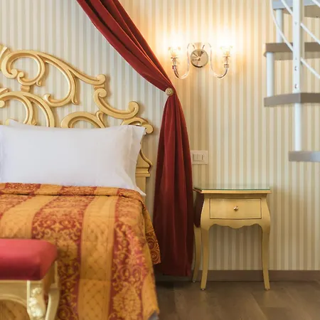 Regina Del Garda Hotel