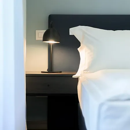 Hotel Regina Del Garda 4*