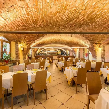 Hotel Regina Del Garda