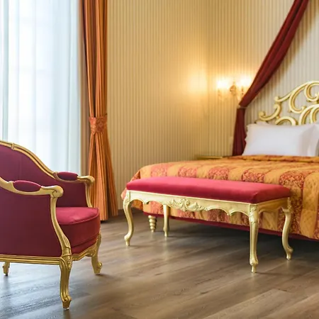 Regina Del Garda Hotel