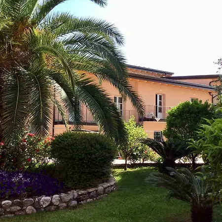 Regina Del Garda 4* 토스콜라노마데노